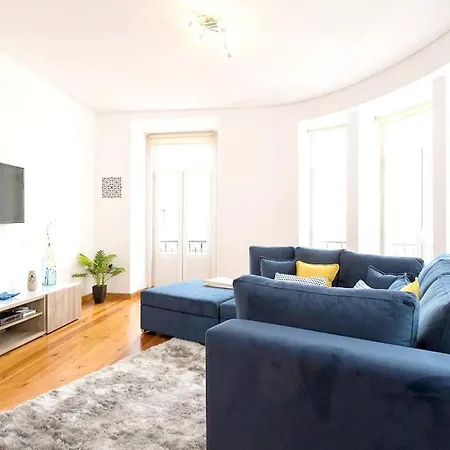 Apartment With 4 Bedrooms In With Wonderful City View Balcony And Wifi 17 Km From The Beach *