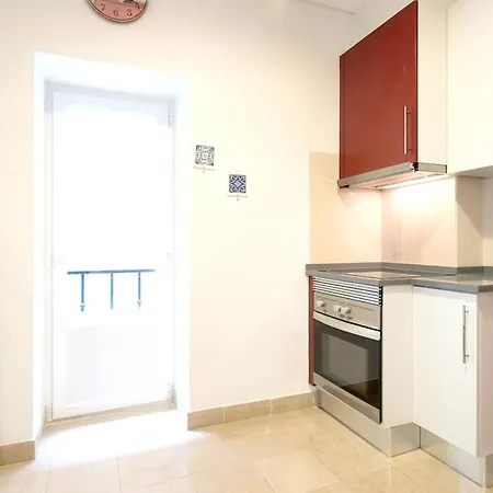 Apartamento With 4 Bedrooms In With Wonderful City View Balcony And Wifi 17 Km From The Beach *