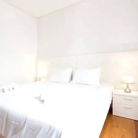Apartamento With 4 Bedrooms In With Wonderful City View Balcony And Wifi 17 Km From The Beach *