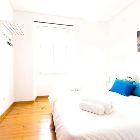 Apartman With 4 Bedrooms In With Wonderful City View Balcony And Wifi 17 Km From The Beach Lisboa